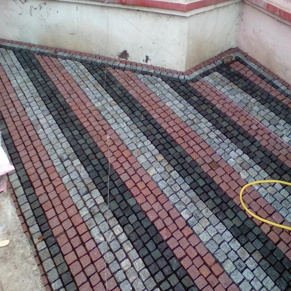 Natural Handtrimmed Cobblestone with Laying