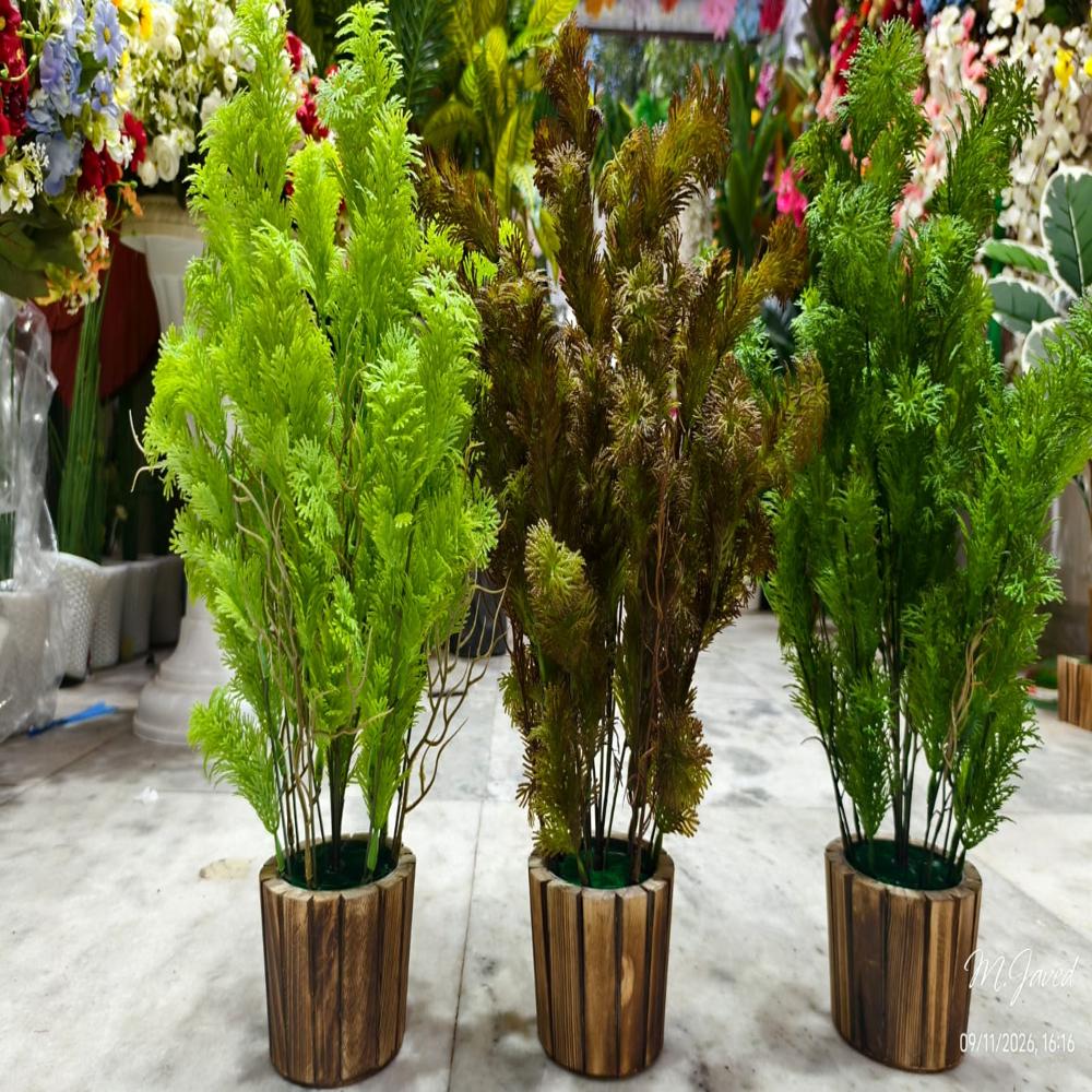 Artificial green basket 