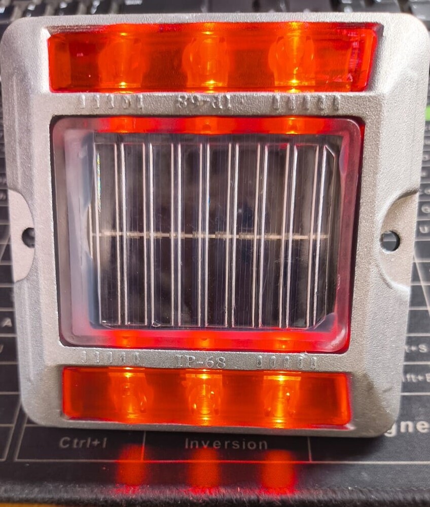Solar Stud Without Shank - Feature: Robust Aluminum Body