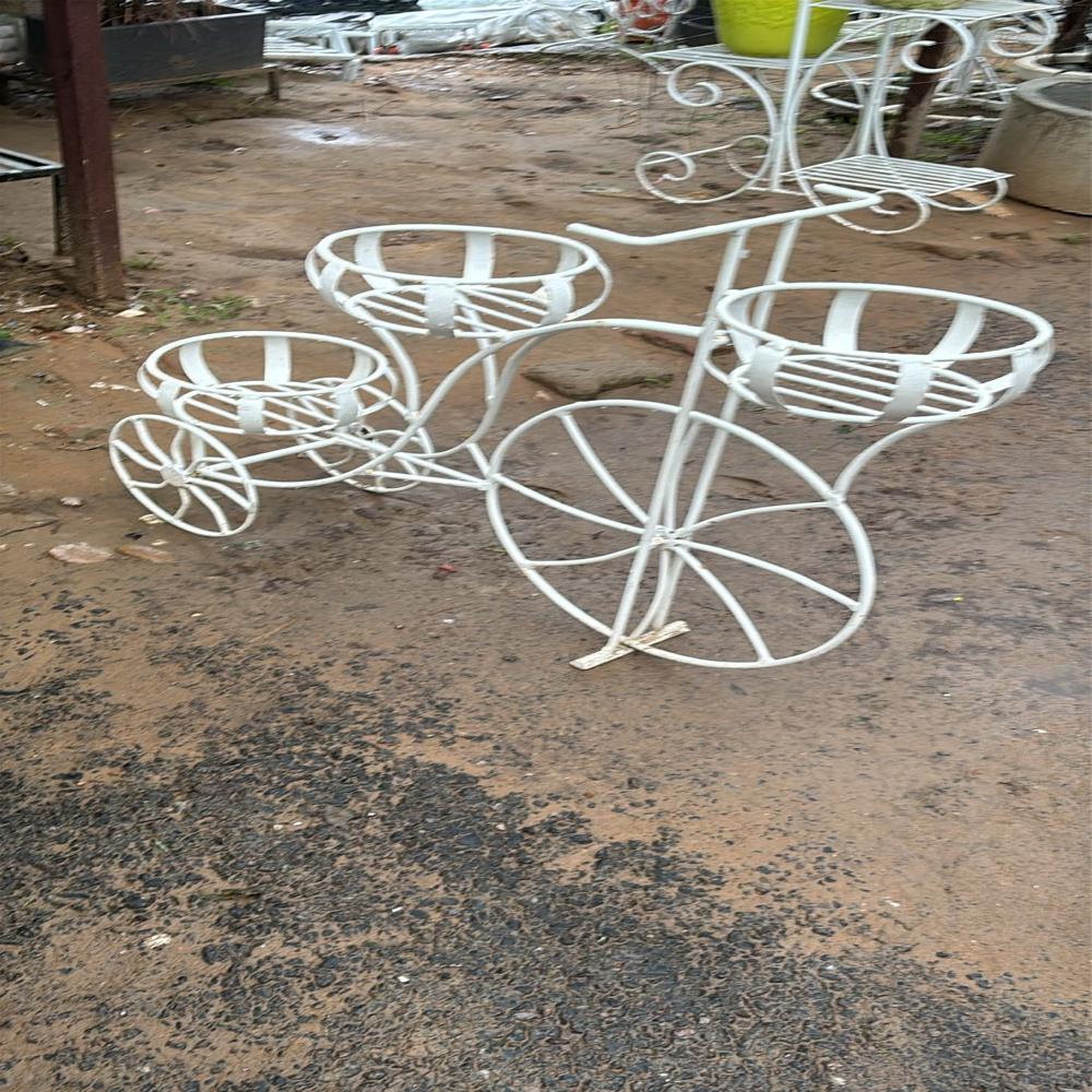 3 Pot Stand