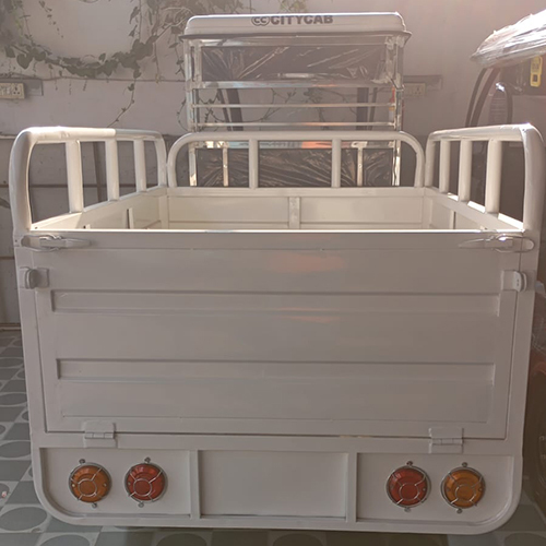 White Three Wheeler Cargo E Rickshaw Loader