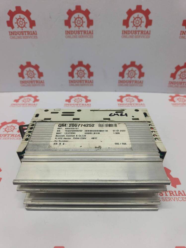 LENZE E82EV751_2C 0.75 kW (1 HP) AC Variable Frequency Drive (VFD)