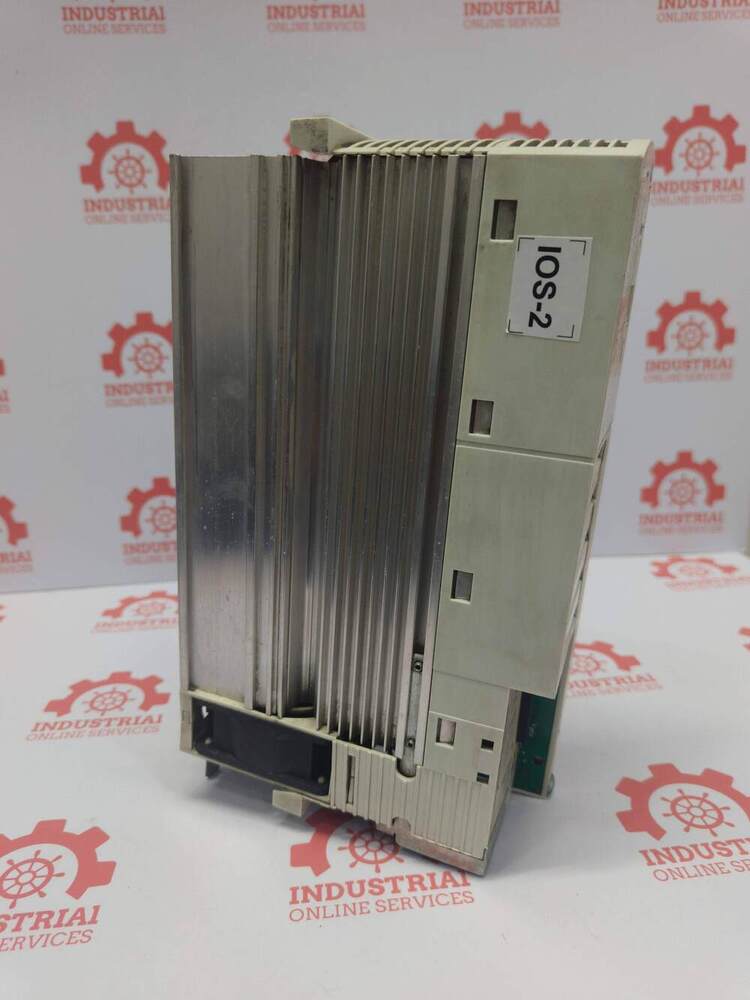 LENZE E82EV152-4C000 1.5 kW (2.0 HP) Vector Frequency Inverter / AC Drive