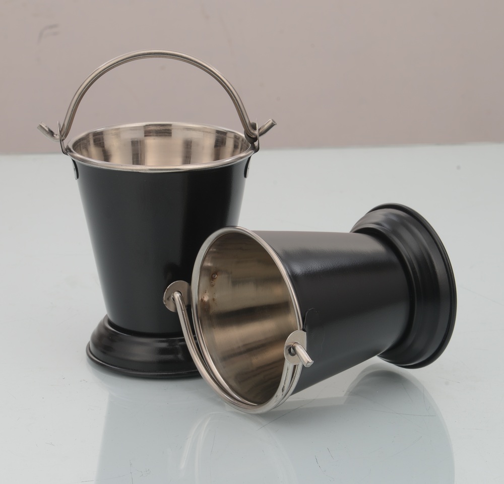 Black Matt Bucket