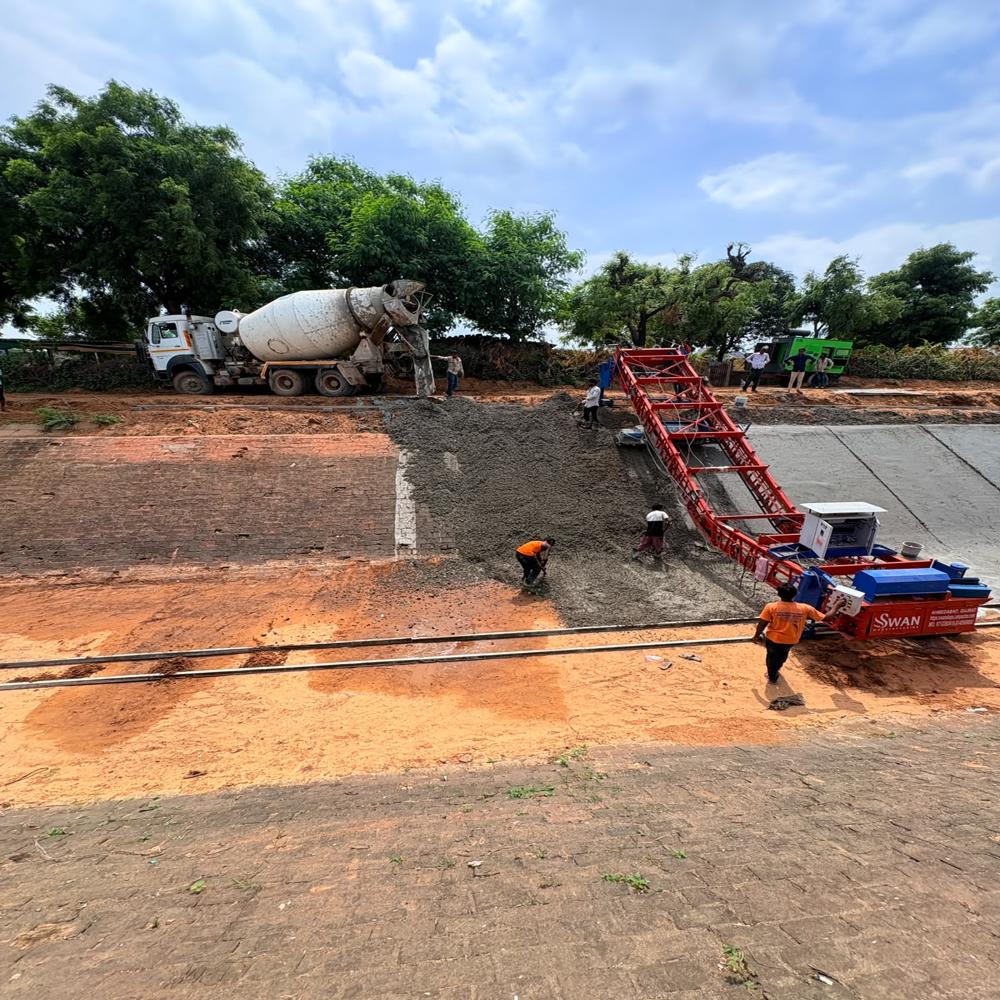 concrete canal finisher paver machine