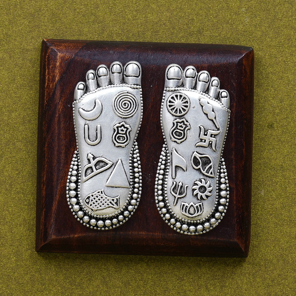 God Foot With Wood Stand Decorative Item