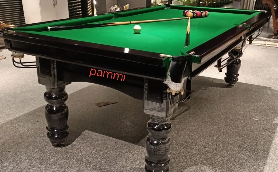 Standard Wooden Solid Legs Pool Table