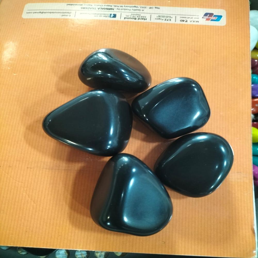 Polyurethane chemical coating high polished natural black pebbles for garden decoration and landscaping and flooring