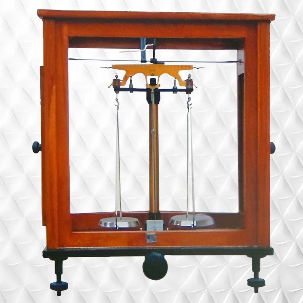 CHEMICAL BALANCE WOODEN