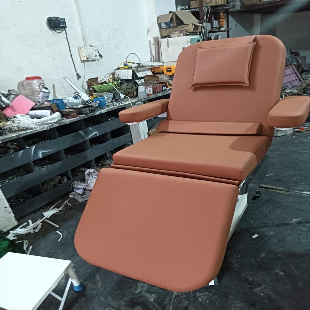 Cream Foam Cushioned Skin Cosmetology Chair