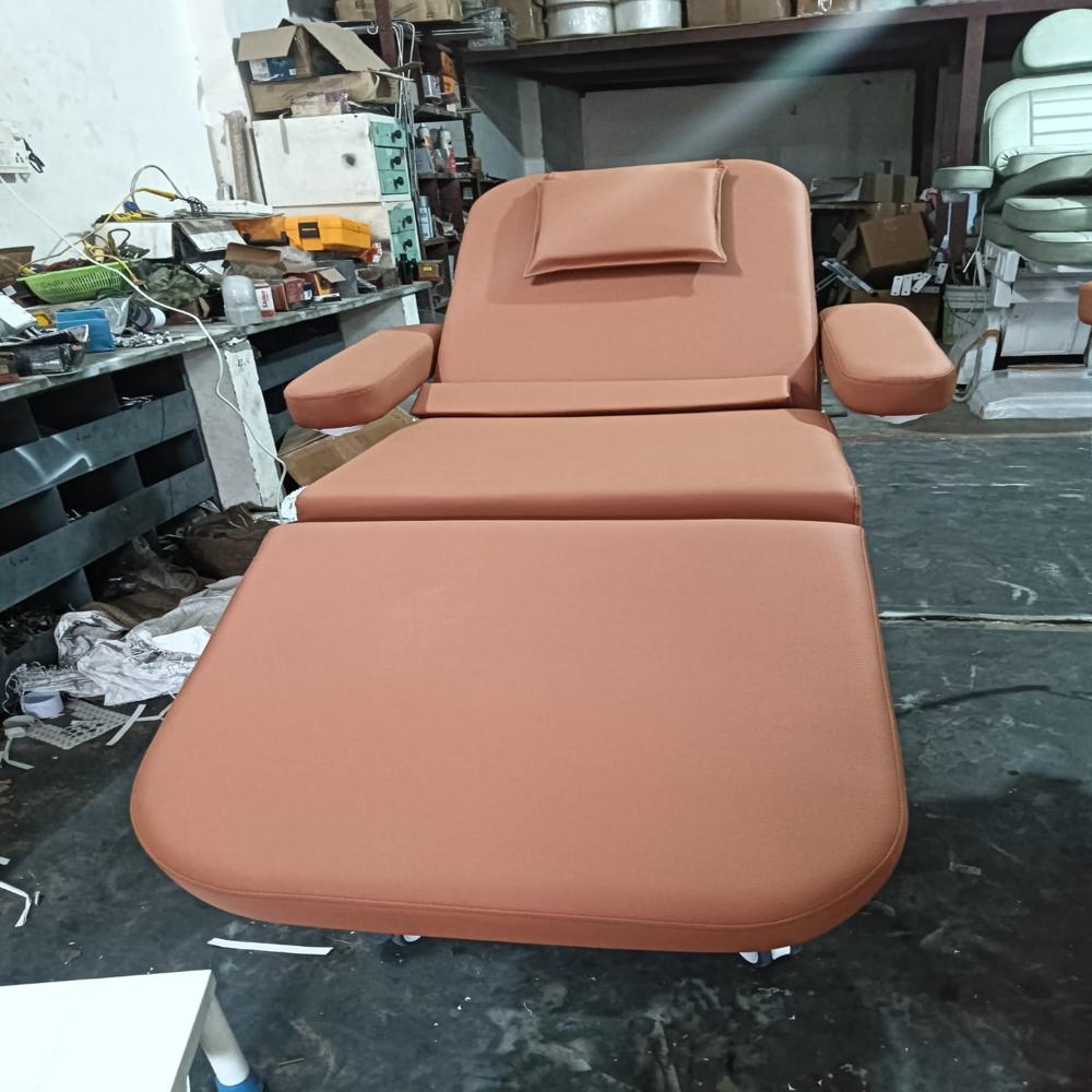 Cream Foam Cushioned Skin Cosmetology Chair