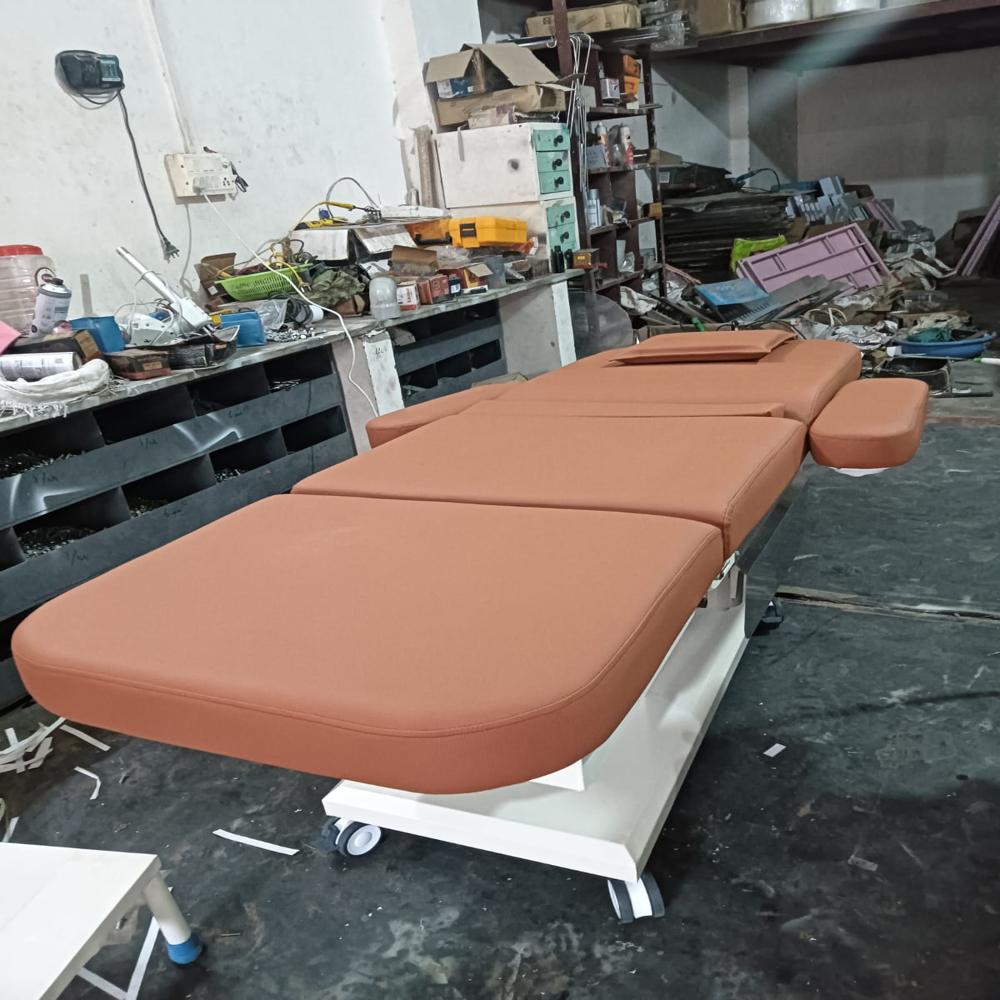 Cream Foam Cushioned Skin Cosmetology Chair