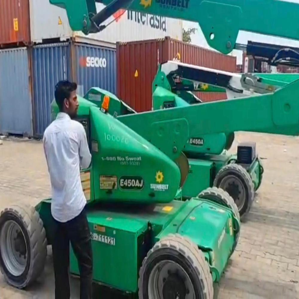 JLG E450AJ