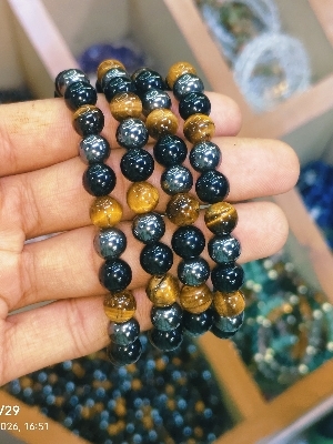Tripal protection bracelet