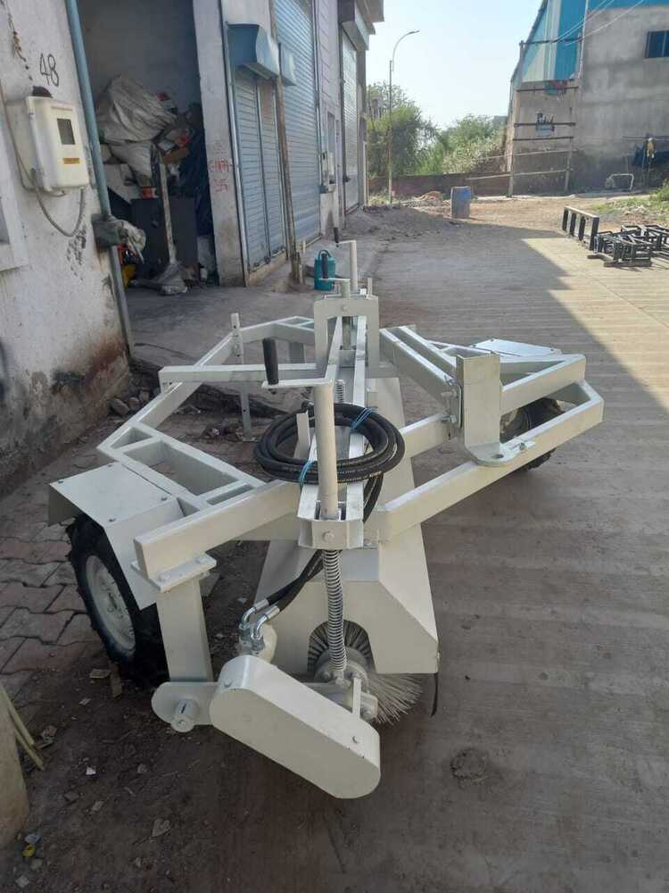 MECHANICAL BROOM