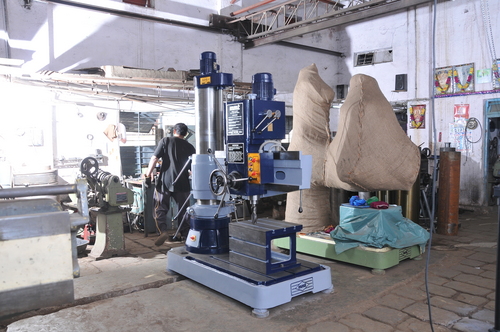 भारी ड्रिलिंग मशीन