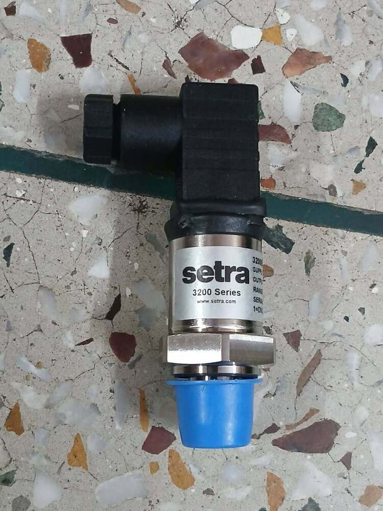 SETRA Pressure Transmitter Part No 3200B0160S05BO2 Range 0 TO 160 Bar