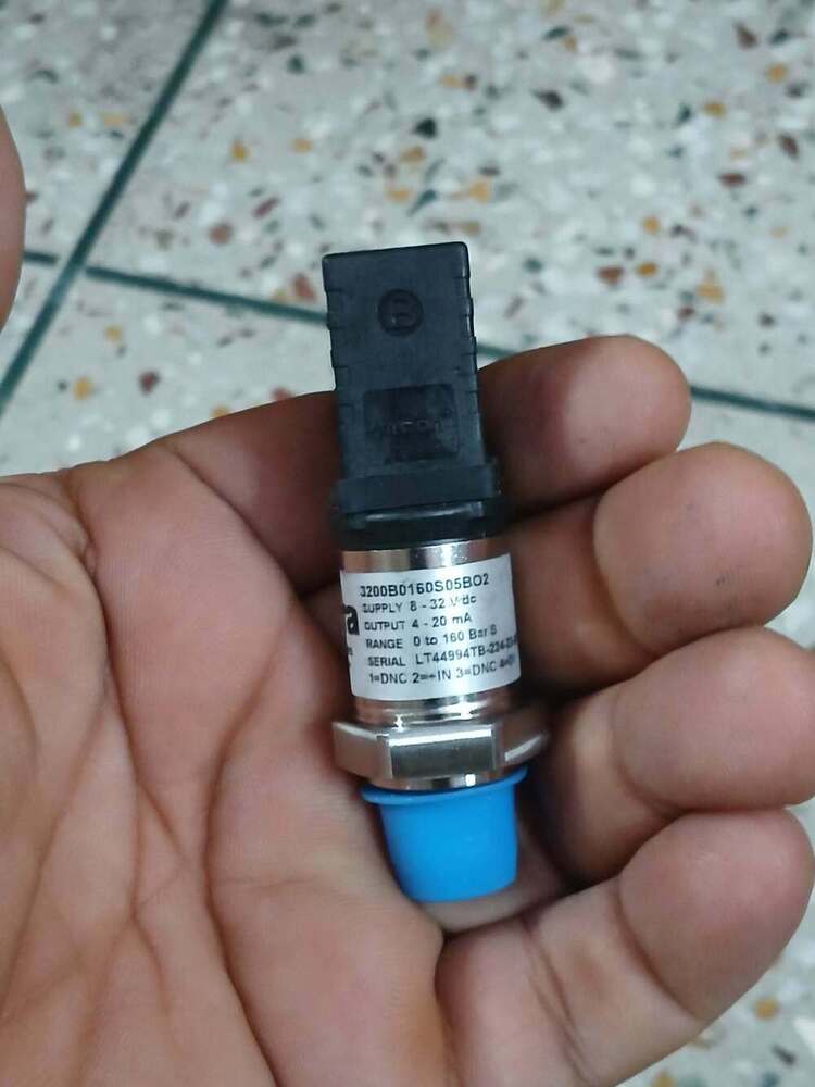 SETRA Pressure Transmitter Part No 3200B0160S05BO2 Range 0 TO 160 Bar