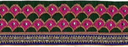 फैंसी कढ़ाई वाली लटकनें