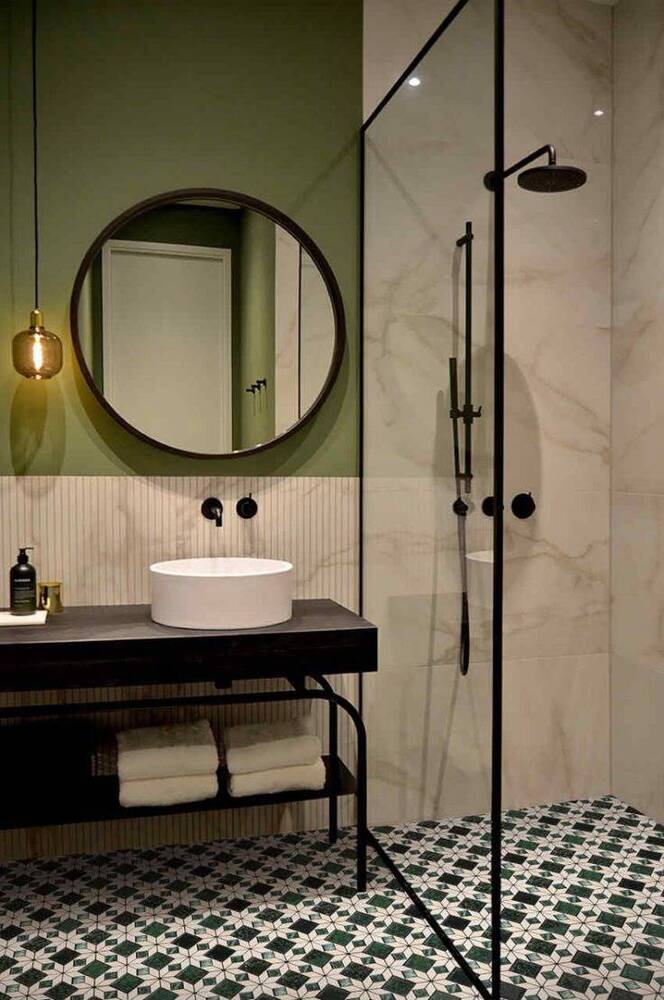 Framed Shower Enclosure With Metal Mirror