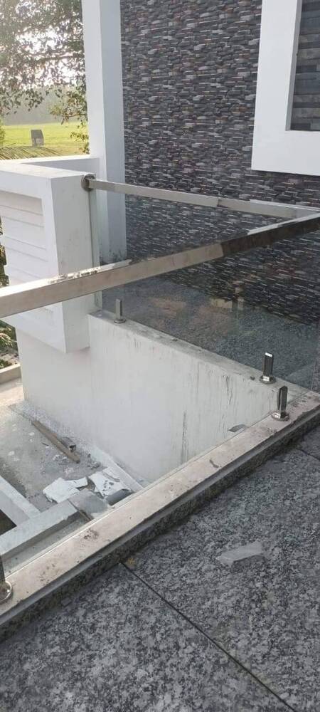 Balcony Glass Railing With Square Handrail
