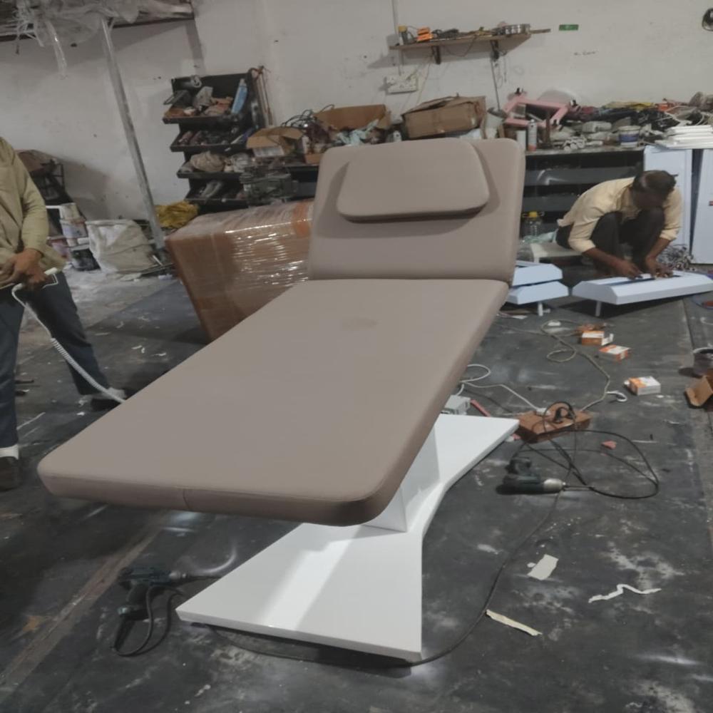 White Electric Derma Bed