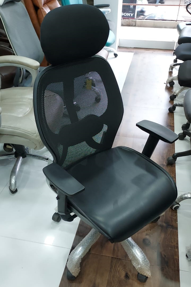 Black High Back Mesh Executive Office Chair