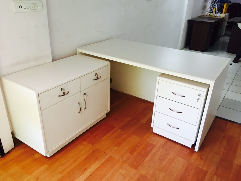 White L Shaped Executive Office Table