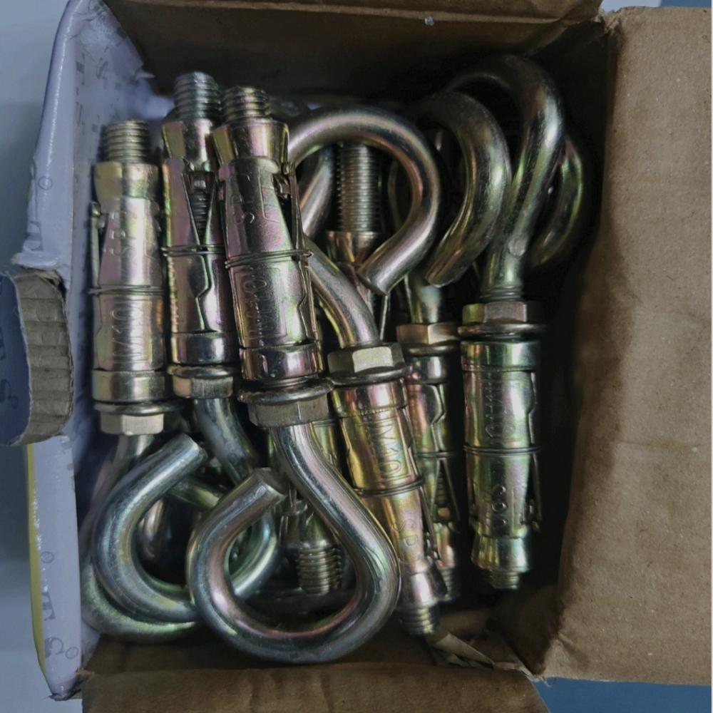 Bolt/hook Fastners