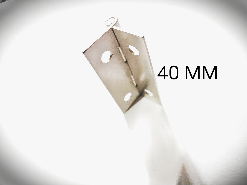 Hinges 40mm - Installation Type: Screw In