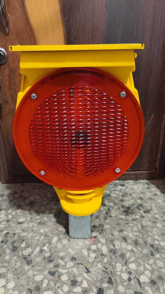 Red Solar Flasher - Size: Standard: 120 Mm Height X 80 Mm Diameter (Approximate)