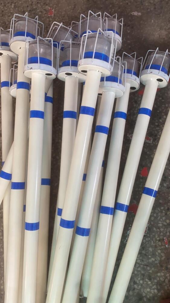 Blue Solar Delineator With Pole - Size: Standard: 120 Mm Height X 80 Mm Diameter (Approximate)