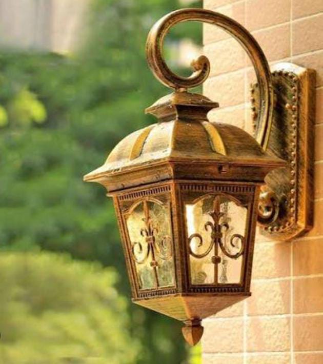 Gate Hanging Light