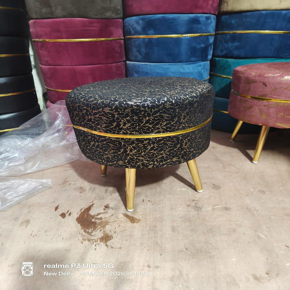 PUFFY FIBRIC CHAIR