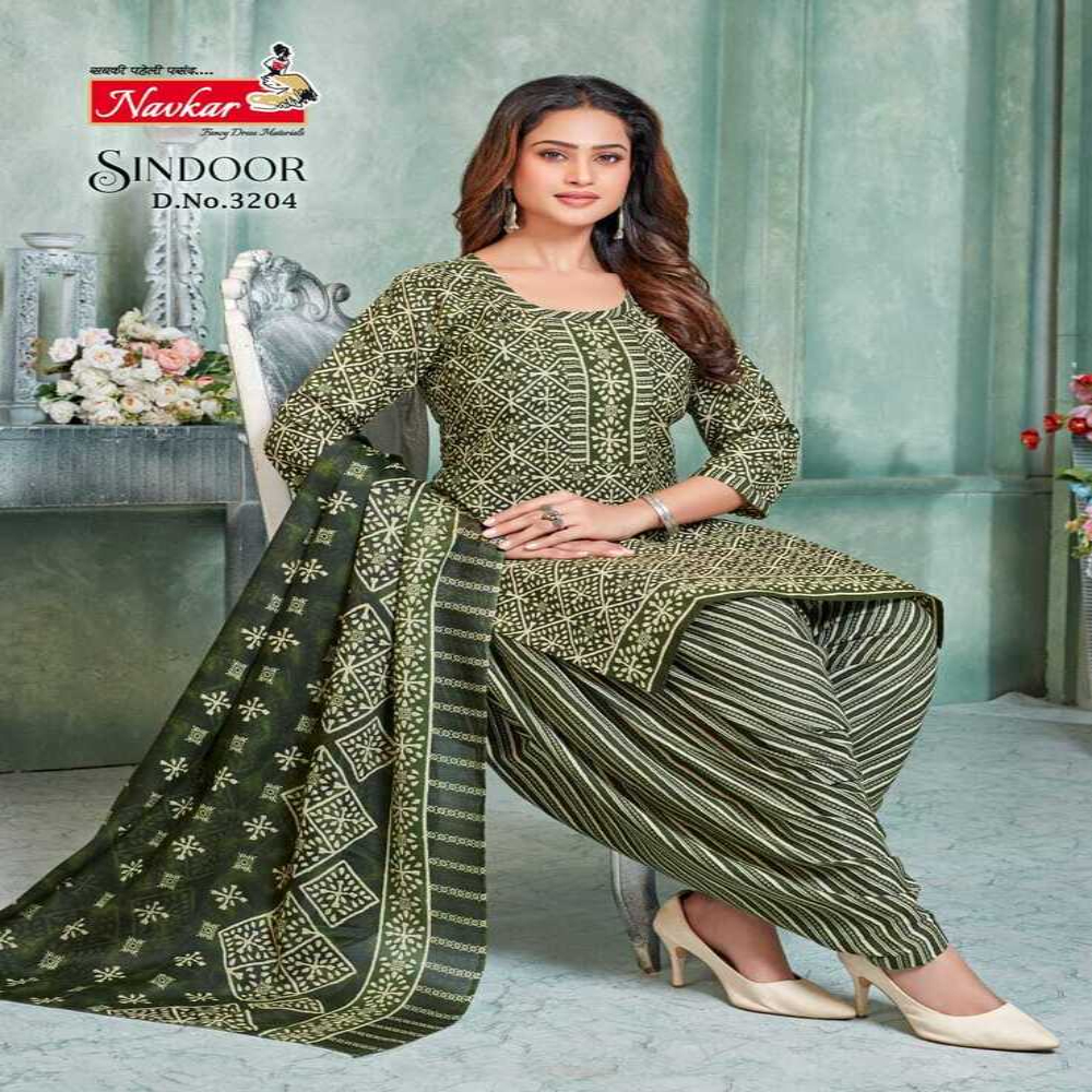 3204 Heritage Embroidery Suit Set