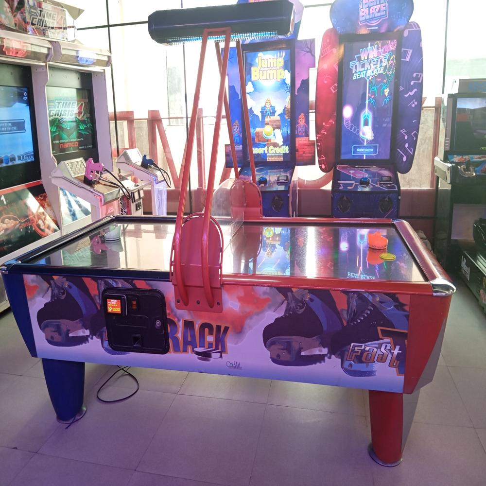 Arcade Game - Material: Iron