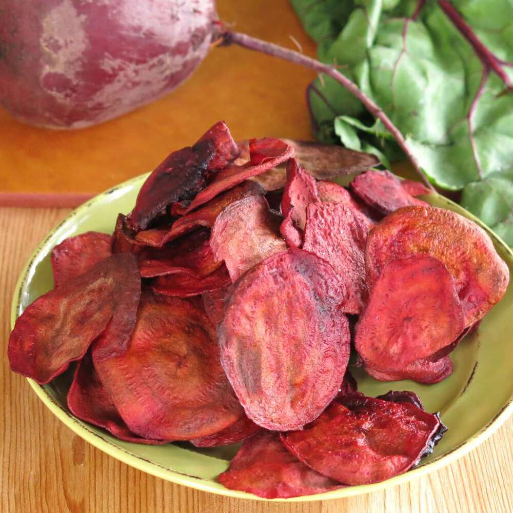Beetroot Salted Chips - Baked Beetroot Snack In Convenient Bottle | Salty Flavor, 24-month Shelf Life, Ideal For Healthy Snacking And Parties