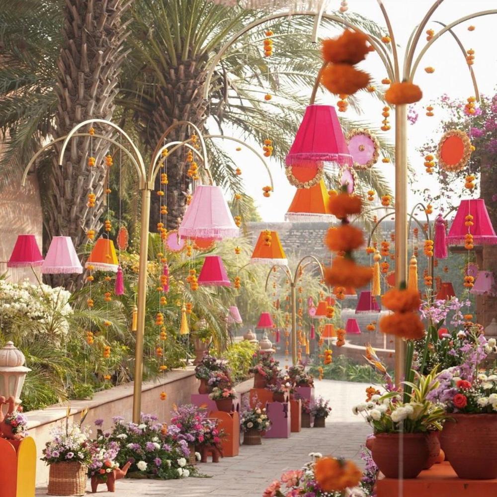 Fabric Lamp Tree - Hangers Type: Outdoor