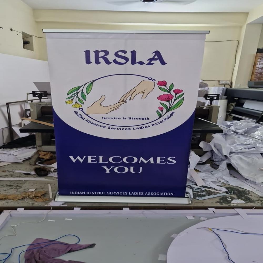 Primium Standee