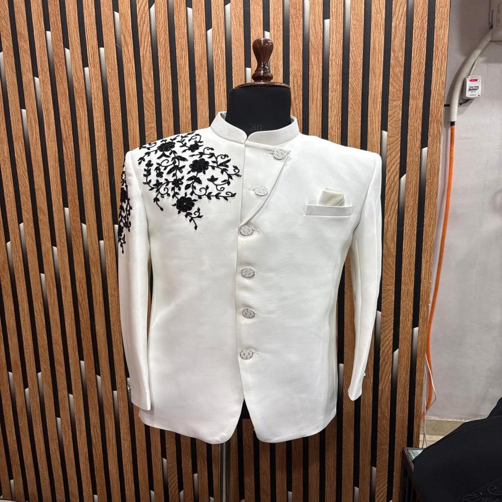 Premium Structured Embroidered Jodhpuri