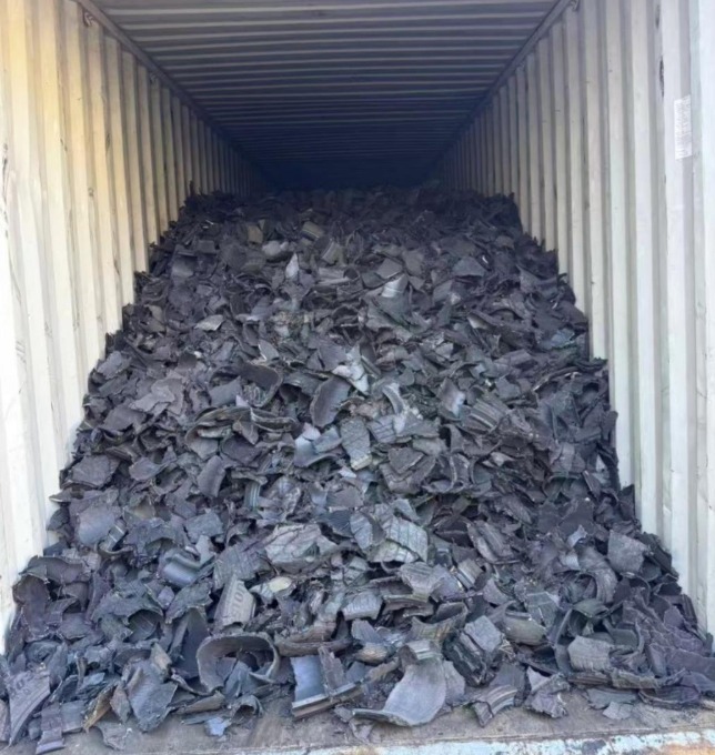 Shredded Tyre - Color: Black