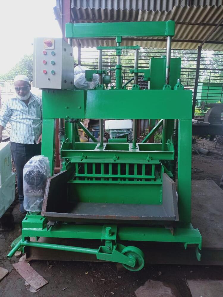 Egg Laying Hydraulic Operated Block Making Machine