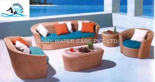 पूल साइड सोफा