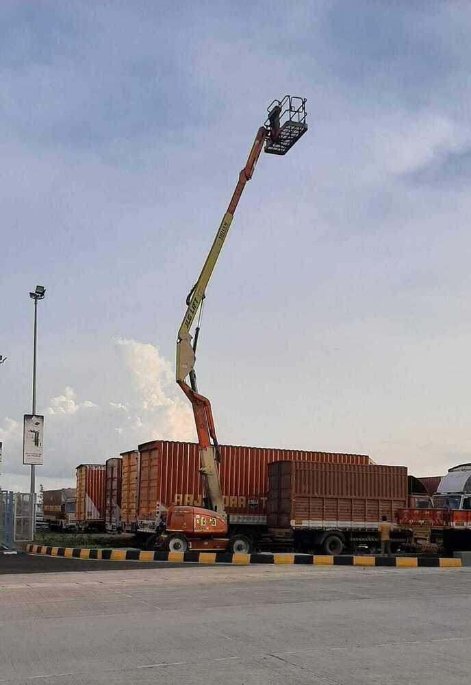 600AJ JLG Boom Lift