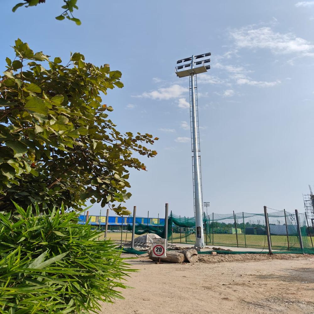 Stadium Mast Pole - Length: 30.5 Meter (M)