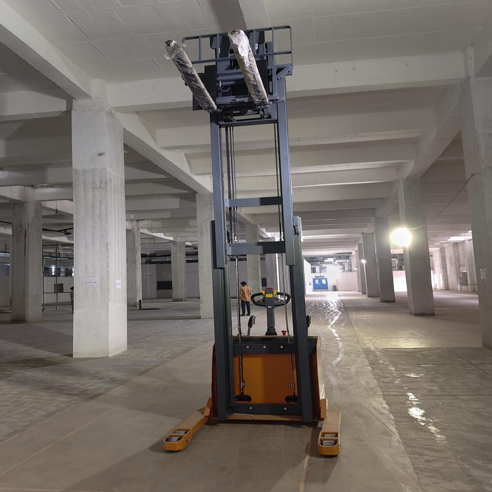 Double Deep Electric Stacker - Lifting Capacity: 800 Kilograms (Kg)