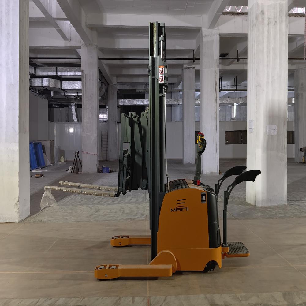 Double Deep Electric Stacker - Lifting Capacity: 800 Kilograms (Kg)