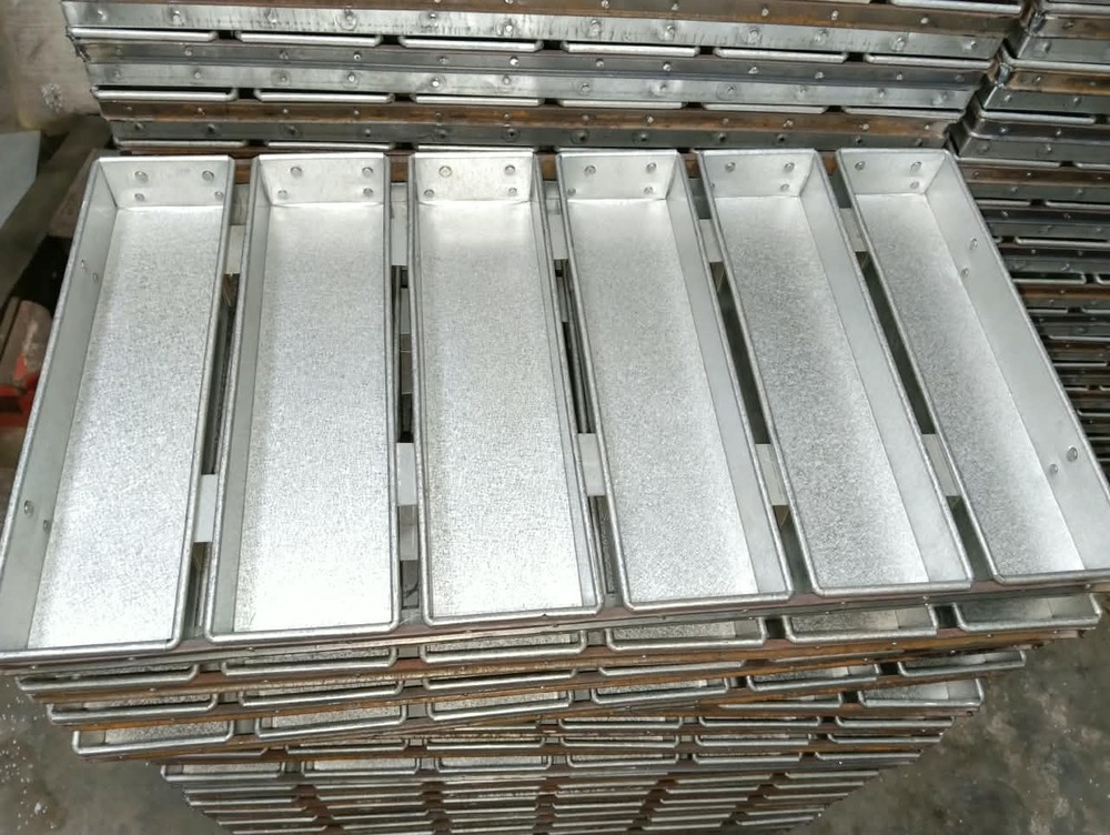 Rusk Mould 6 Pocket With Lid