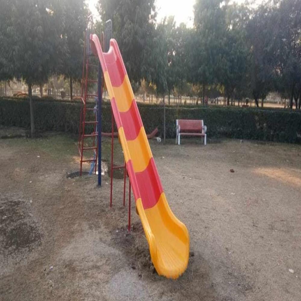 Frp Connected Slide - Capacity: 2-3 Children At A Time Kg