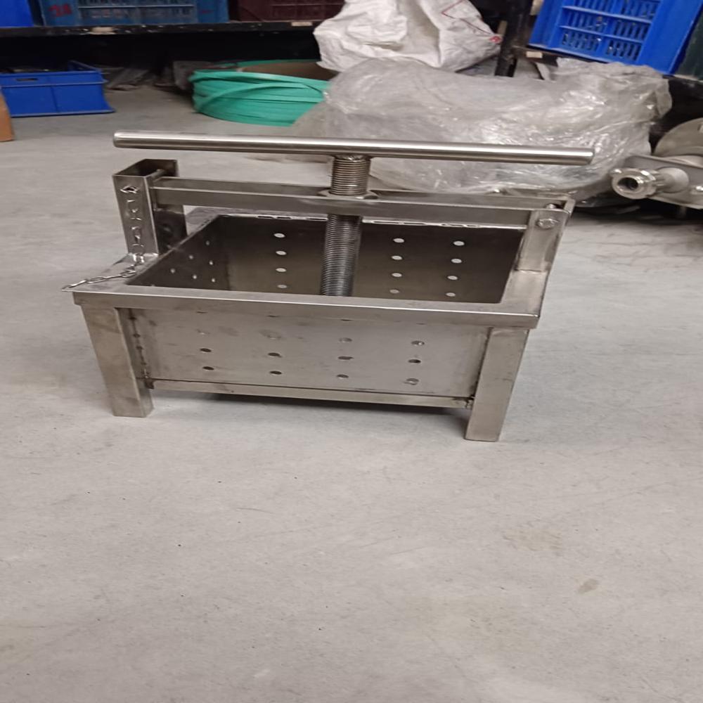 Paneer Press Machine - Capacity: 8-10 Kg